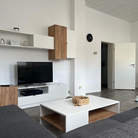 Frisch Renoviert - Ruhig Aber Dennoch Sehr Zentral Gelegen Apartment Вилхелмсхафен Екстериор снимка